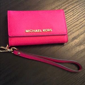 Michael Kors iPhone 5 wallet/phone case